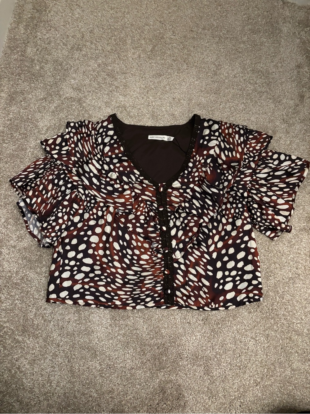 Avec Les Filles Brown and White Ruffled V-Neck Blouse